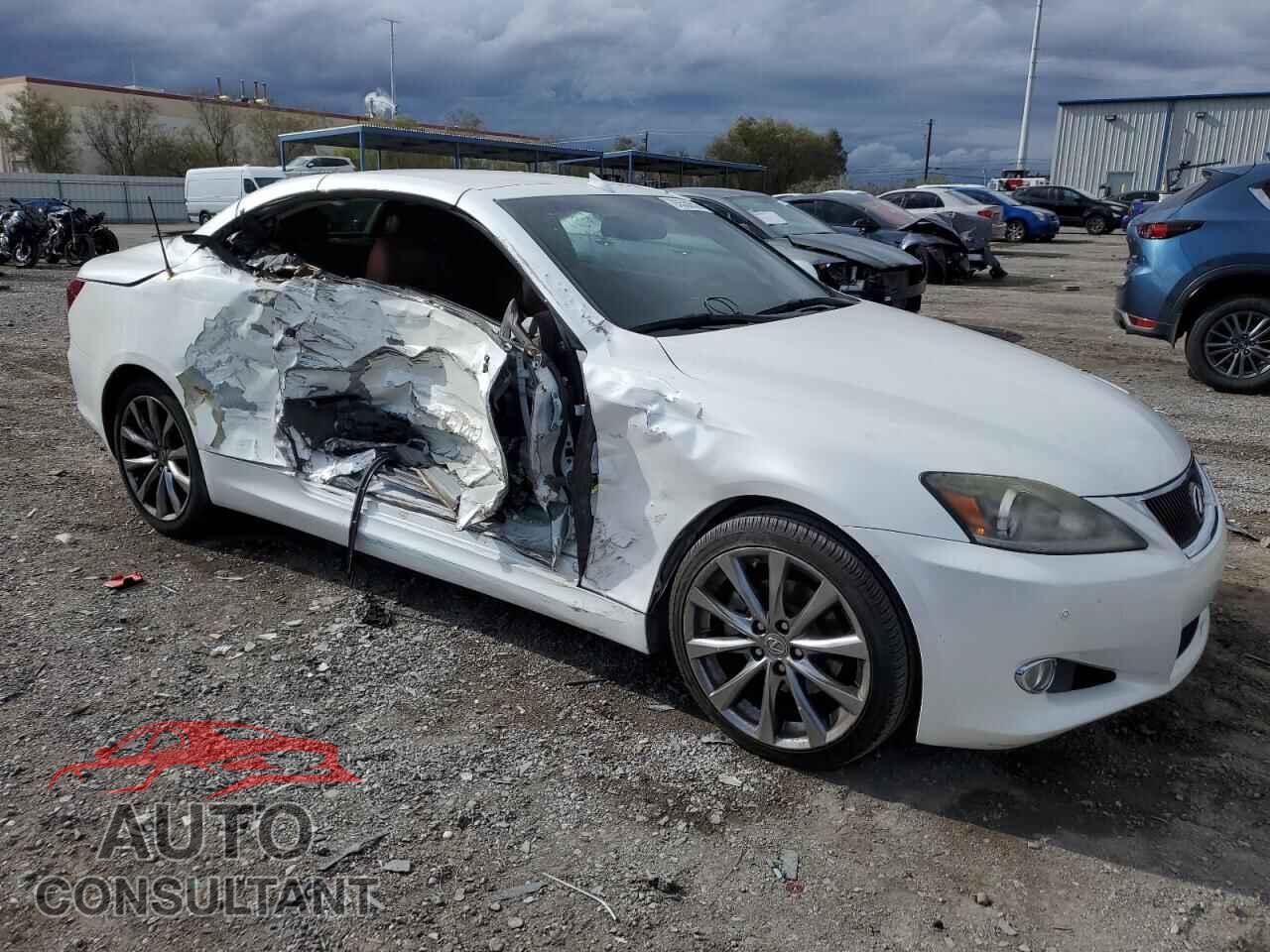 LEXUS IS 2014 - JTHFF2C21E2529890