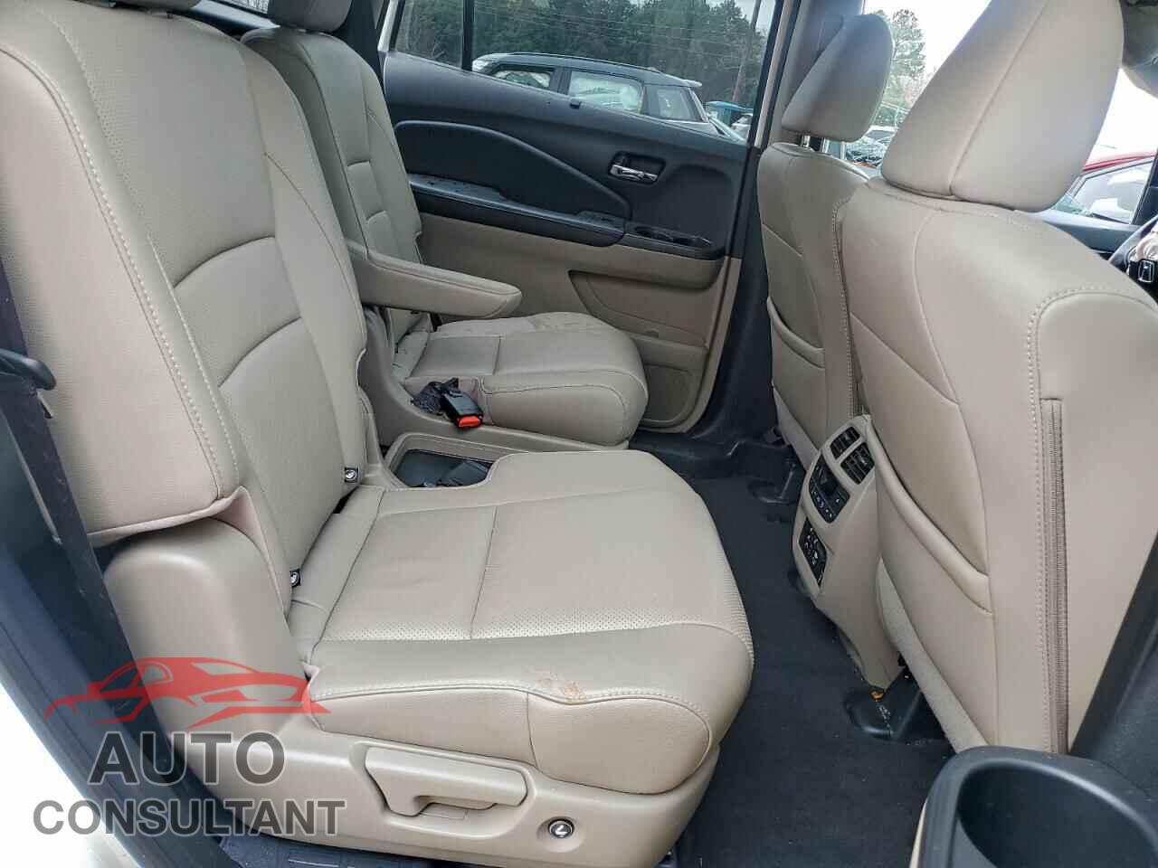 HONDA PILOT 2017 - 5FNYF6H05HB100018