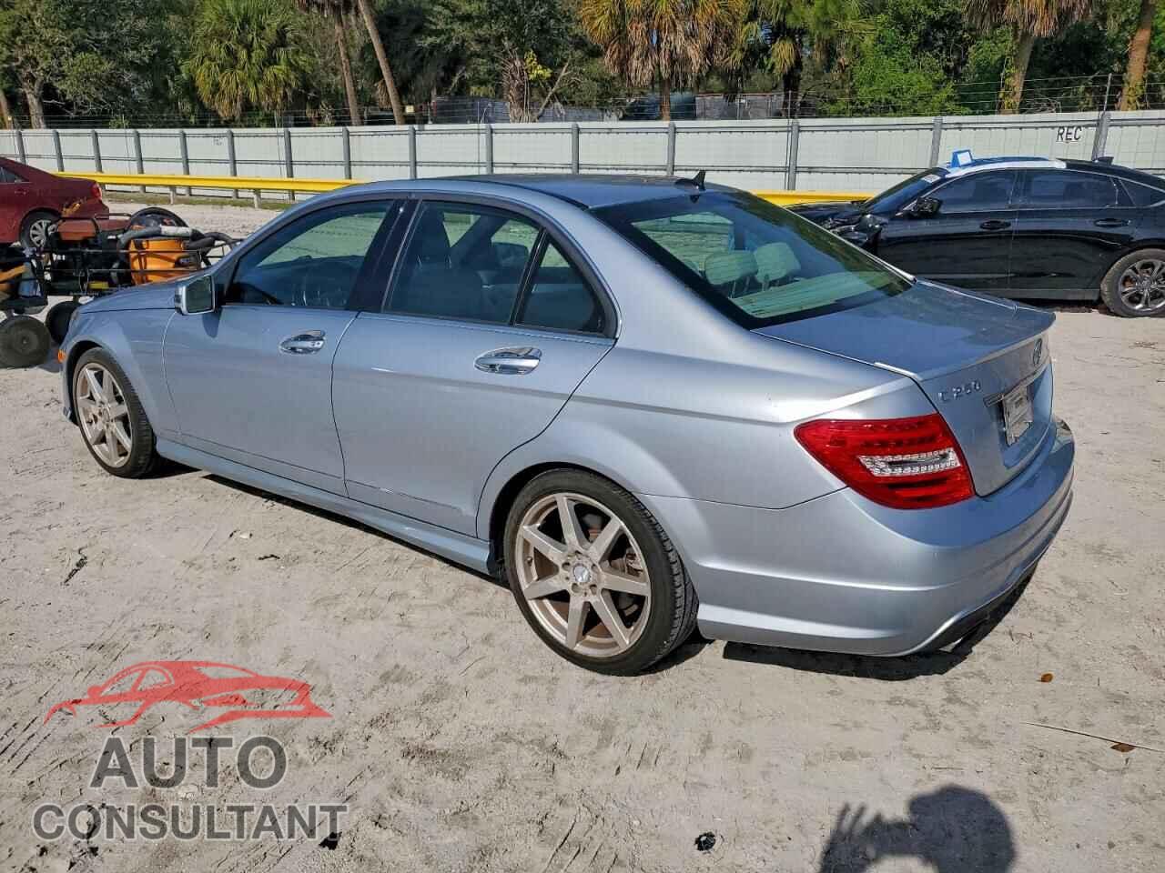 MERCEDES-BENZ C-CLASS 2014 - WDDGF4HBXEA959682