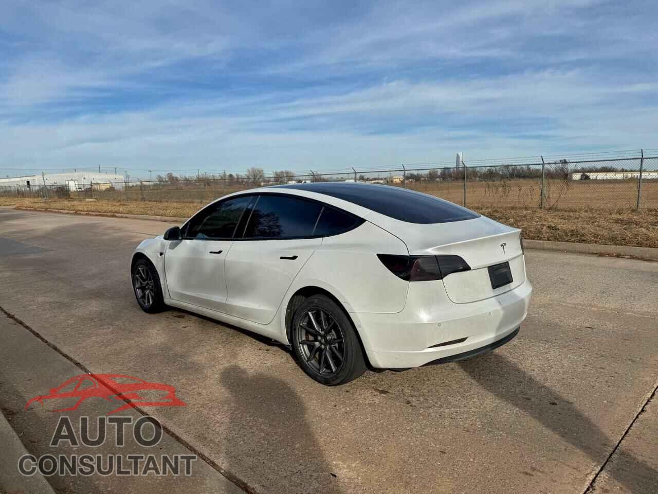 TESLA MODEL 3 2021 - 5YJ3E1EA5MF928870