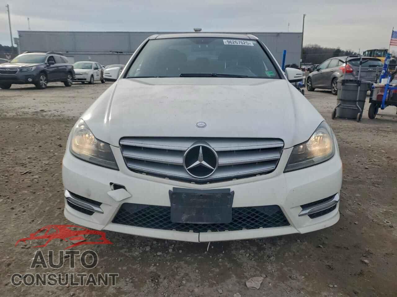 MERCEDES-BENZ C-CLASS 2013 - WDDGF8AB2DR252951