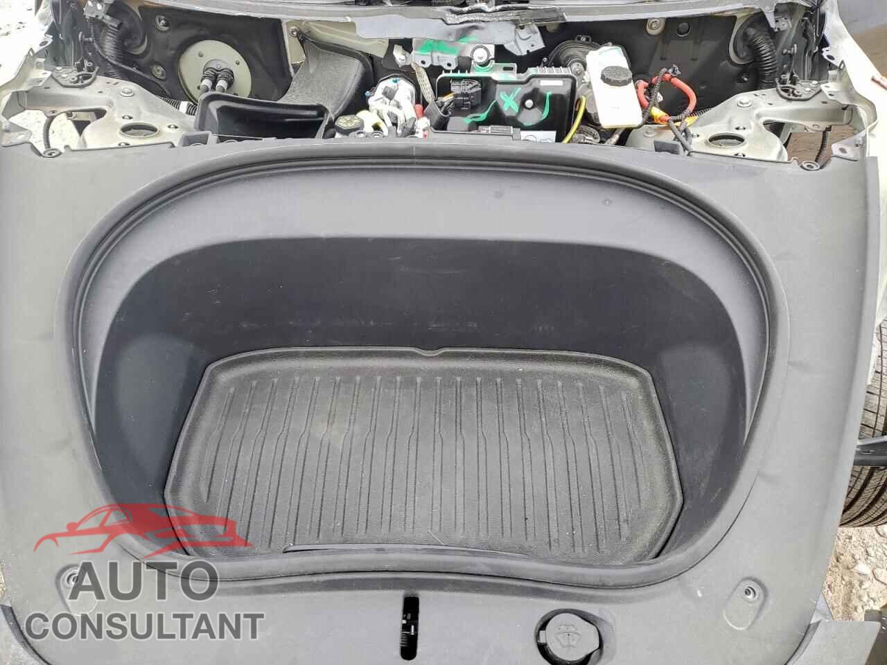 TESLA MODEL 3 2025 - 5YJ3E1EA5SF006838