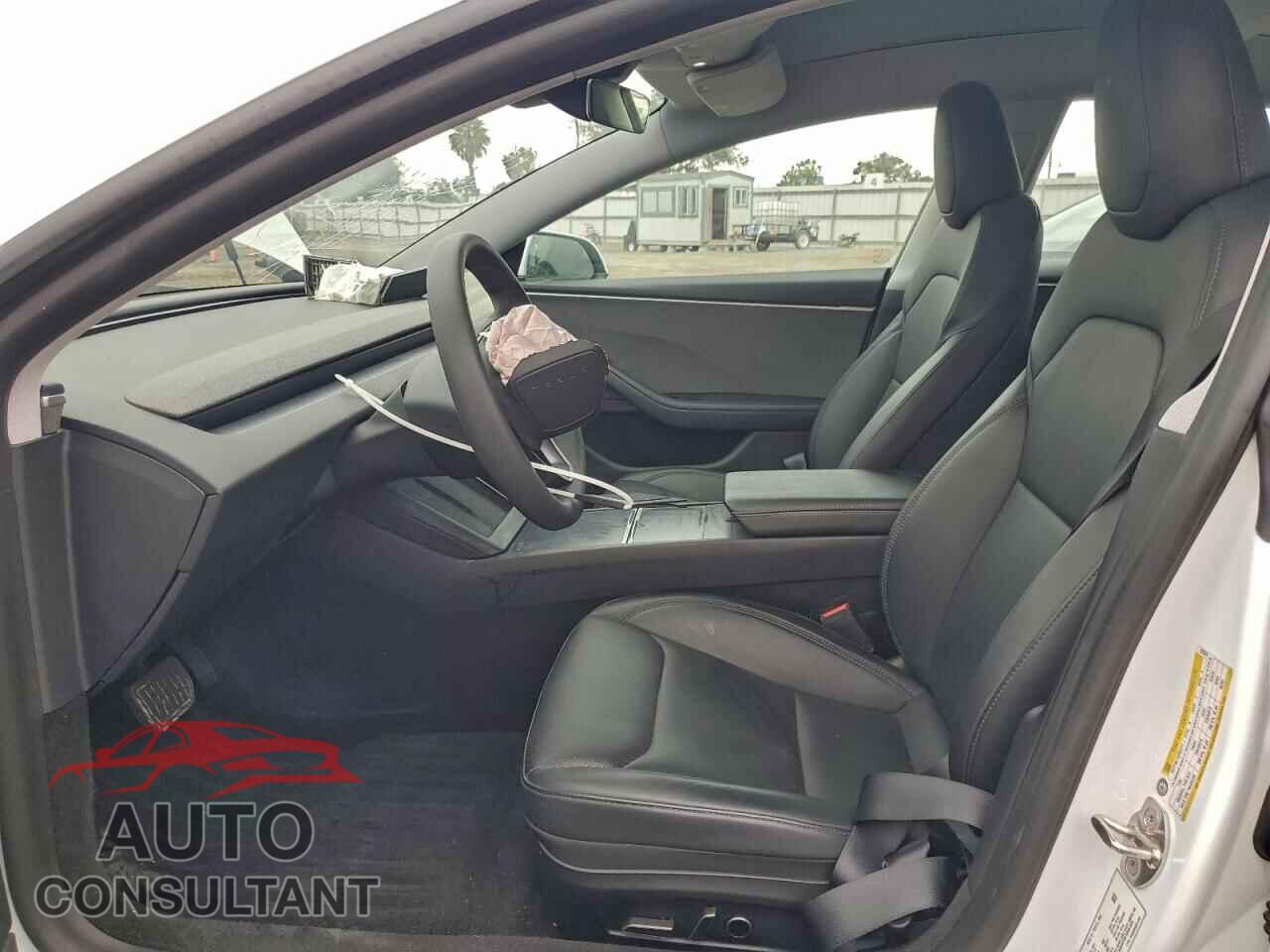 TESLA MODEL 3 2024 - 5YJ3E1EA2RF823677
