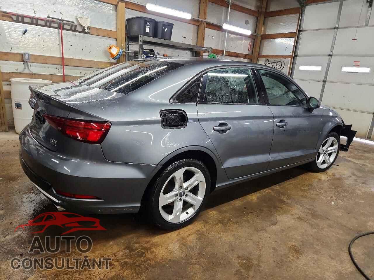 AUDI A3 2017 - WAUB8GFF9H1042577