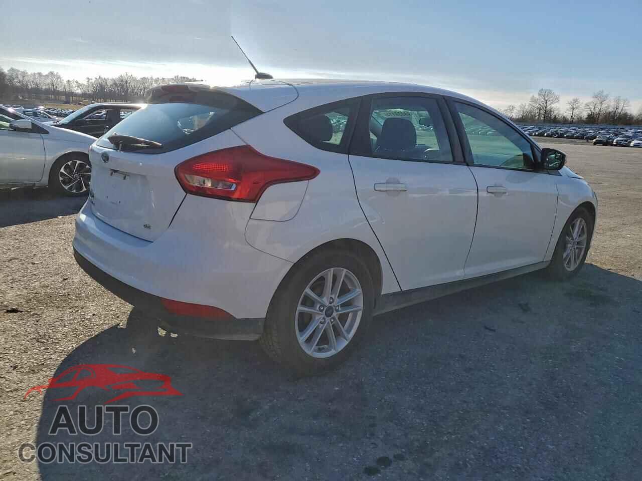FORD FOCUS 2017 - 1FADP3K24HL345206