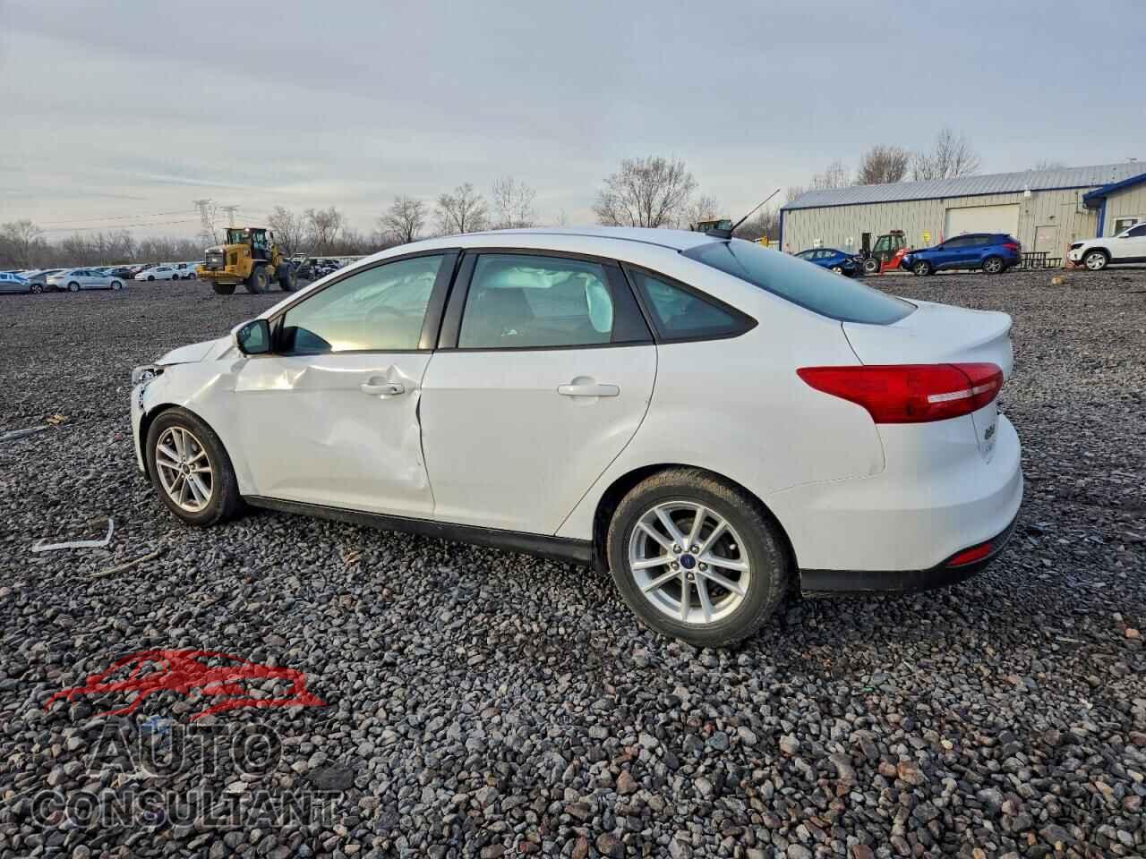 FORD FOCUS 2015 - 1FADP3F23FL255570