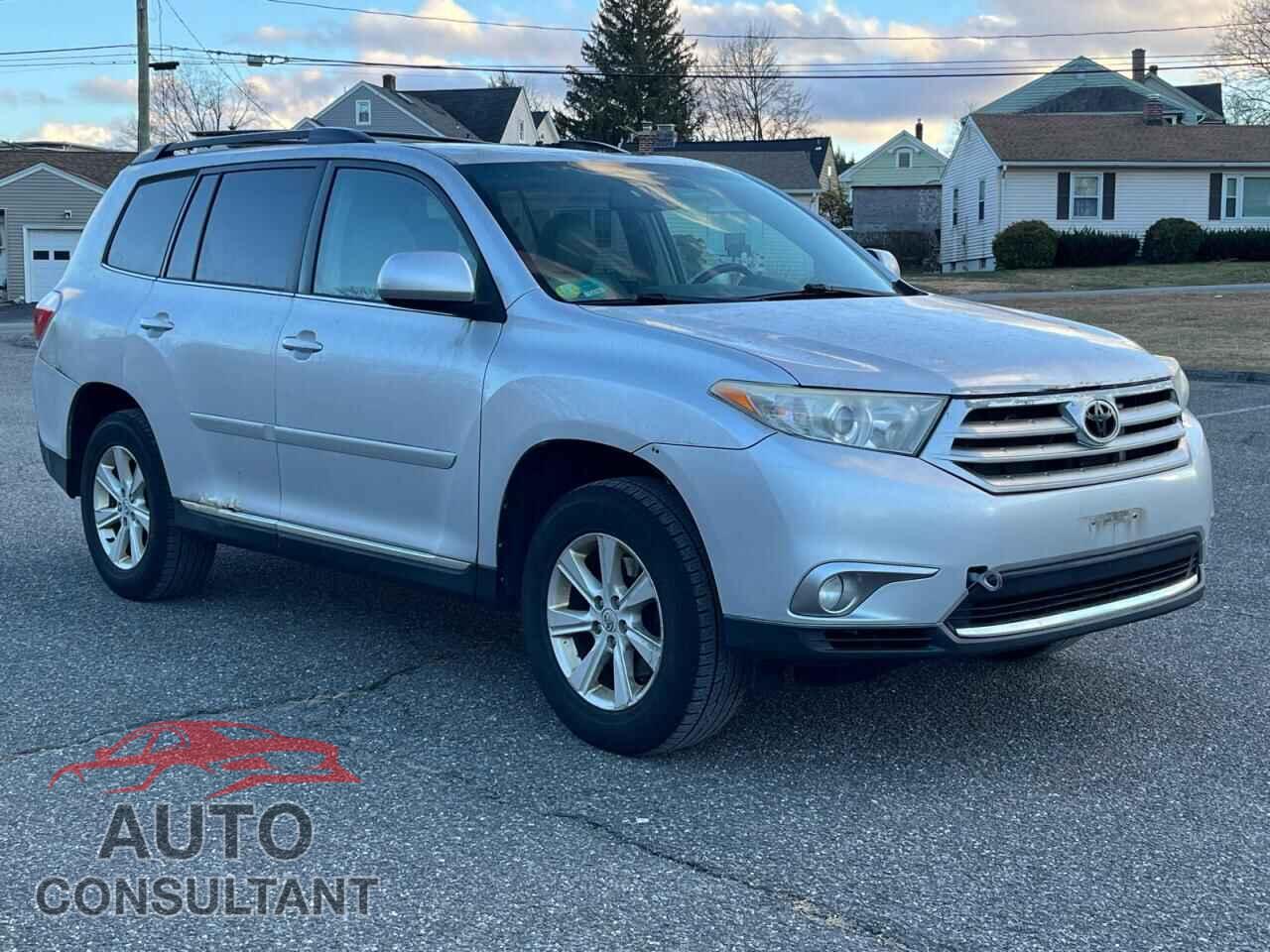 TOYOTA HIGHLANDER 2011 - 5TDBK3EH7BS043060