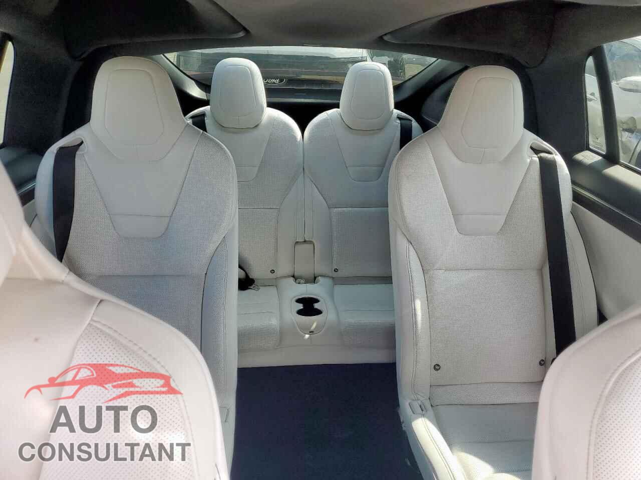 TESLA MODEL X 2016 - 5YJXCBE40GF001352