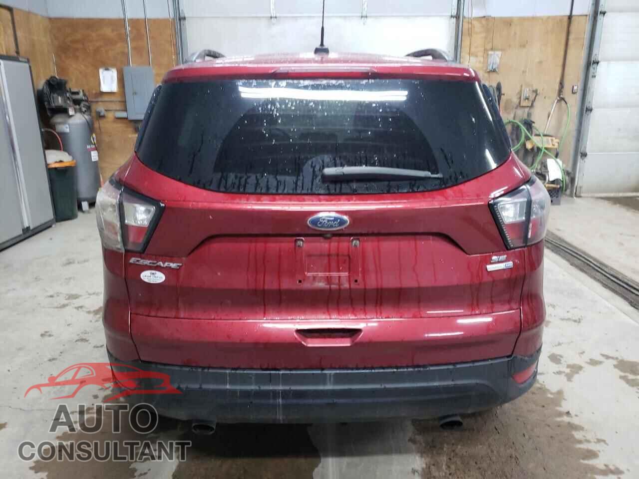 FORD ESCAPE 2017 - 1FMCU9GD8HUD00612