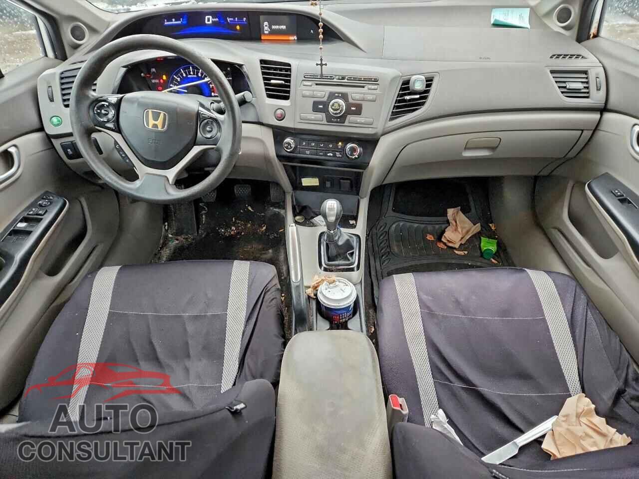 HONDA CIVIC 2012 - 2HGFB2E51CH017976