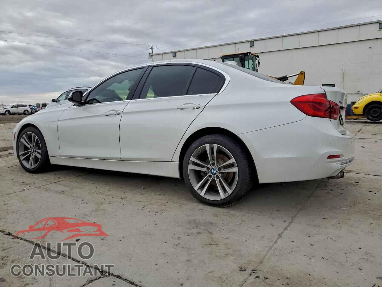 BMW 3 SERIES 2016 - WBA8E3G54GNU01892