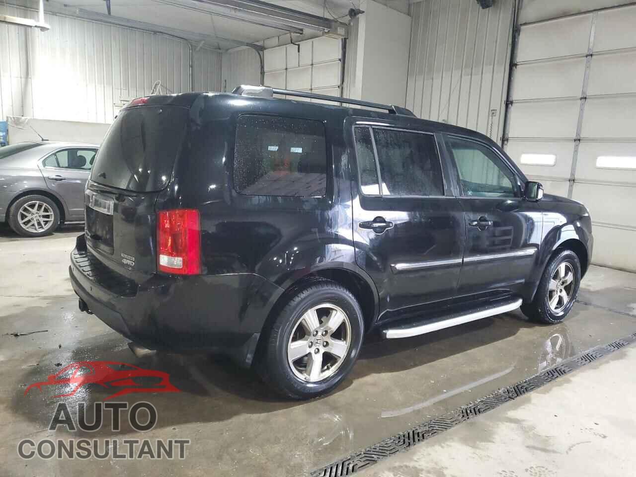 HONDA PILOT 2011 - 5FNYF4H98BB103649