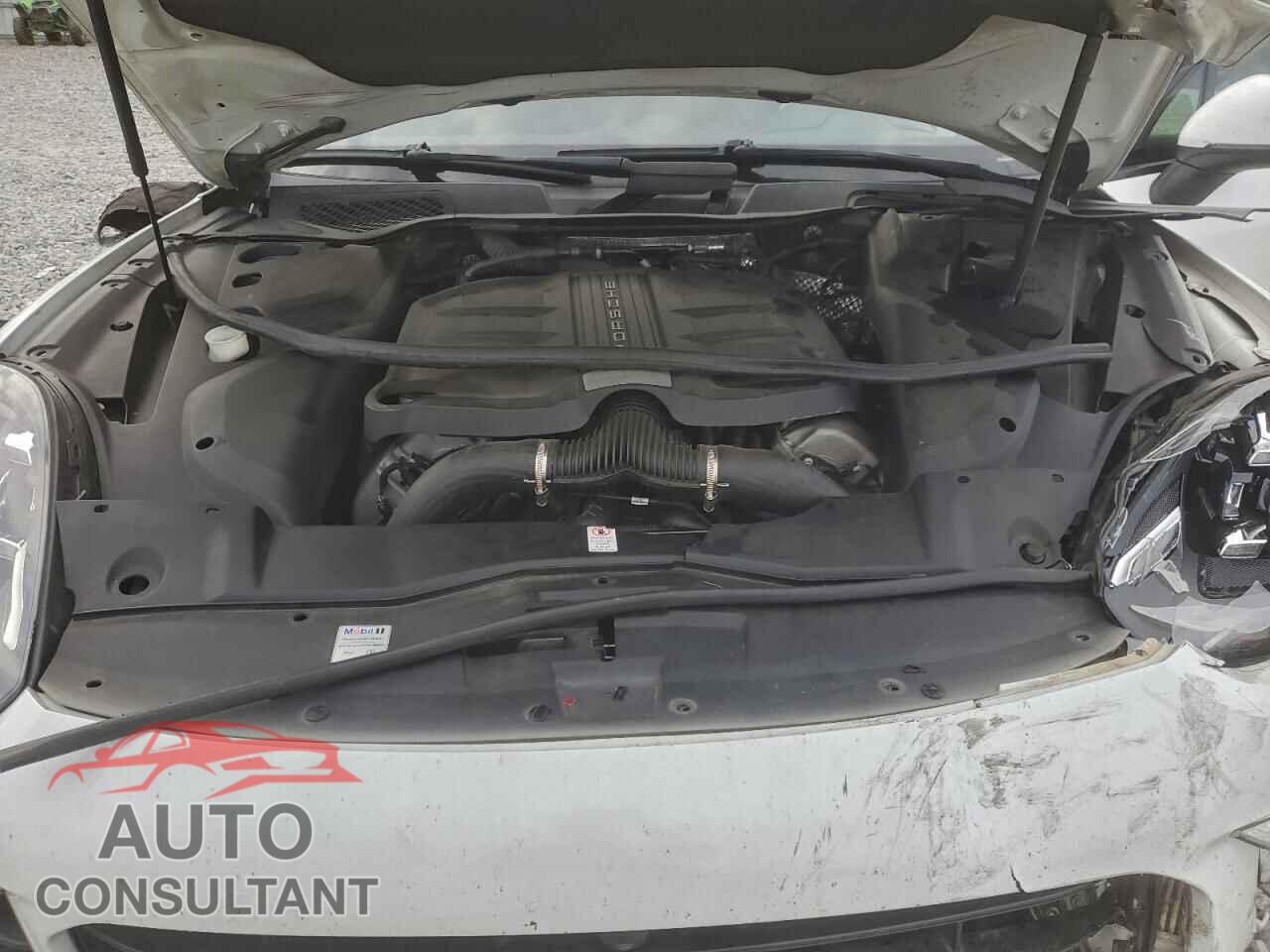PORSCHE CAYENNE 2017 - WP1AB2A23HLA51205