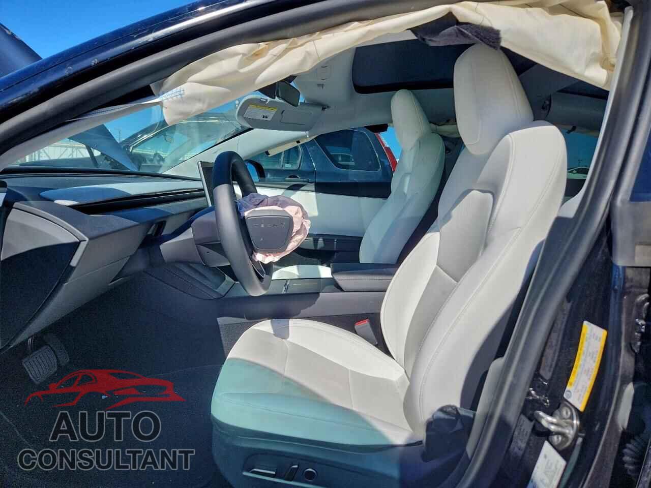 TESLA MODEL 3 2024 - 5YJ3E1EB7RF810979