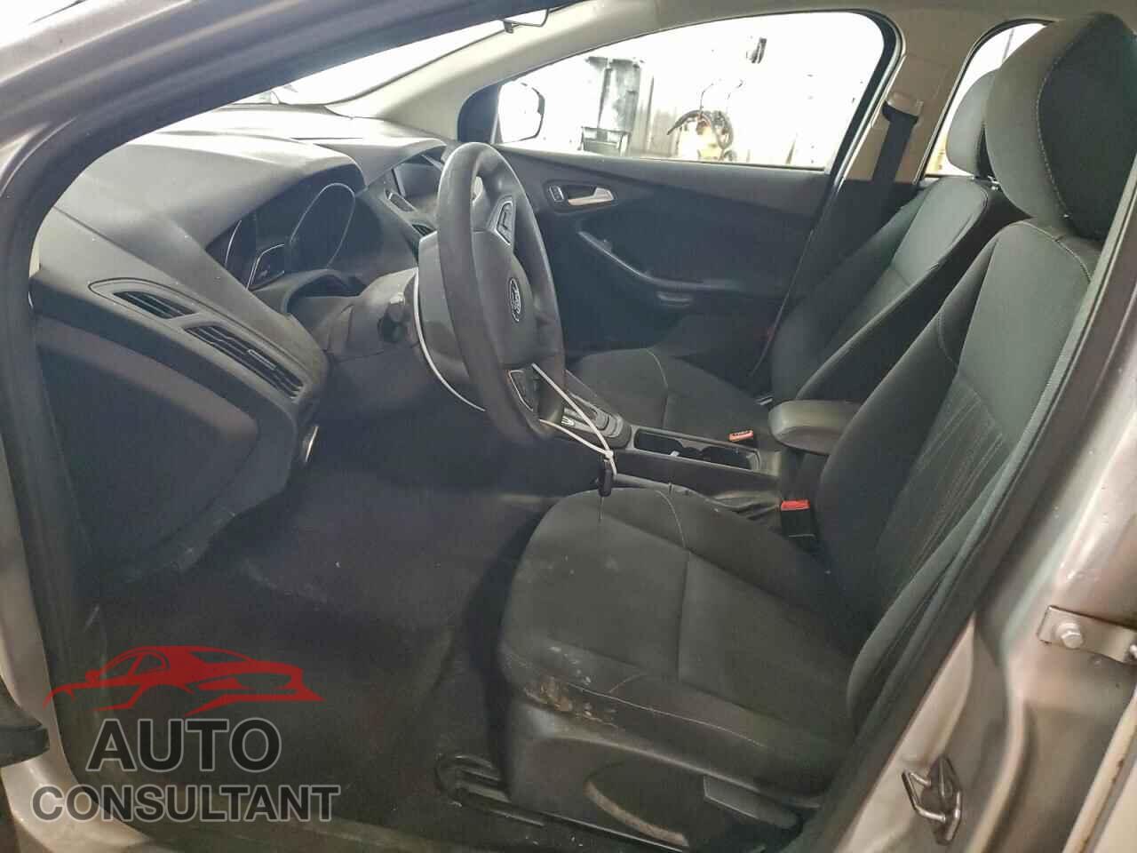 FORD FOCUS 2017 - 1FADP3F24HL225092
