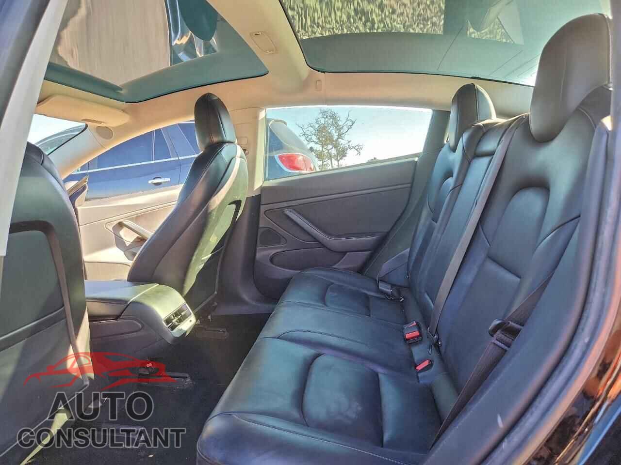 TESLA MODEL 3 2018 - 5YJ3E1EB4JF082350