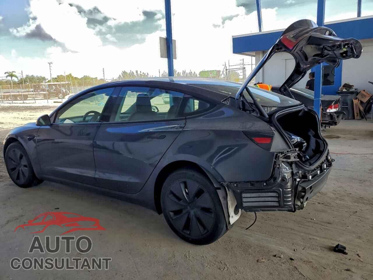 TESLA MODEL 3 2024 - 5YJ3E1EB7RF736088