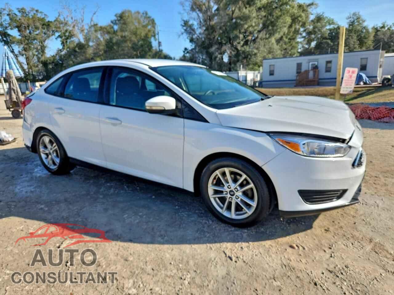 FORD FOCUS 2015 - 1FADP3F20FL268664