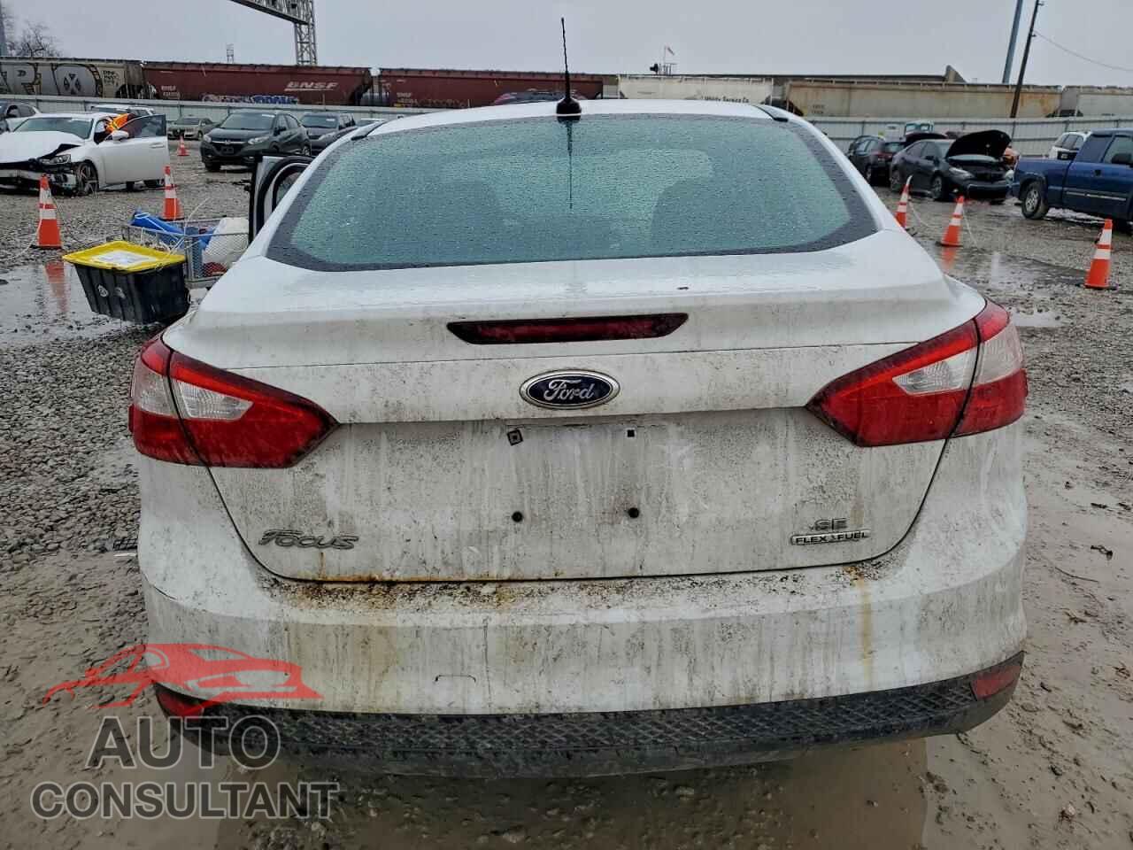 FORD FOCUS 2014 - 1FADP3F23EL263389