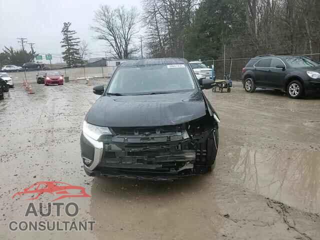 MITSUBISHI OUTLANDER 2018 - JA4AD3A39JZ000542