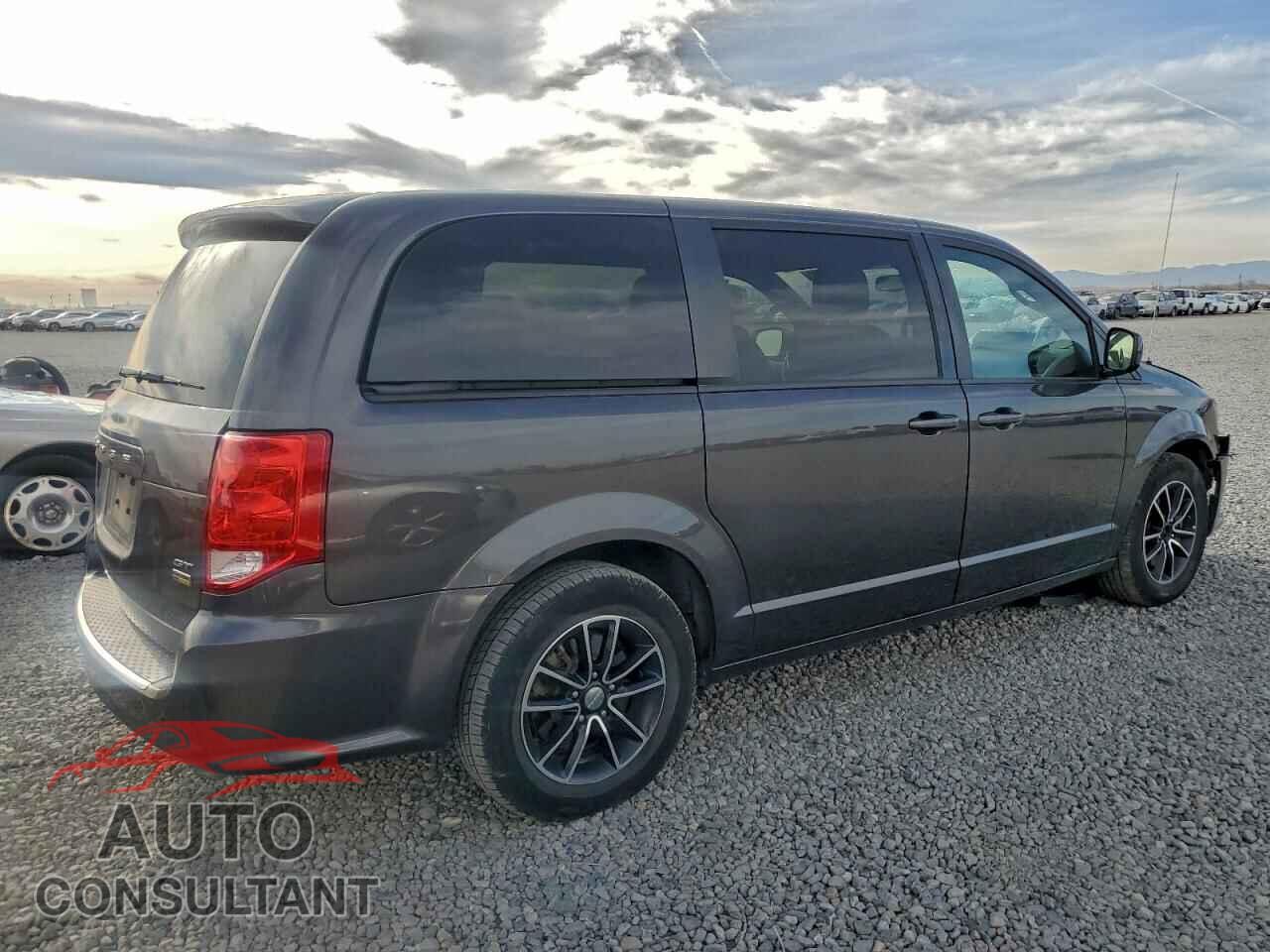 DODGE CARAVAN 2018 - 2C4RDGEG5JR189360