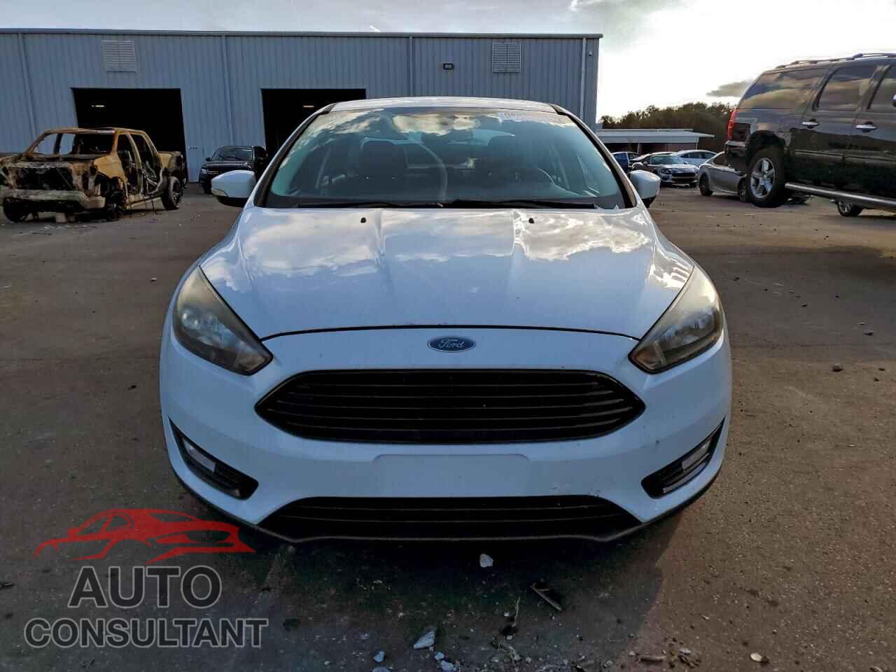 FORD FOCUS 2017 - 1FADP3FE1HL317478