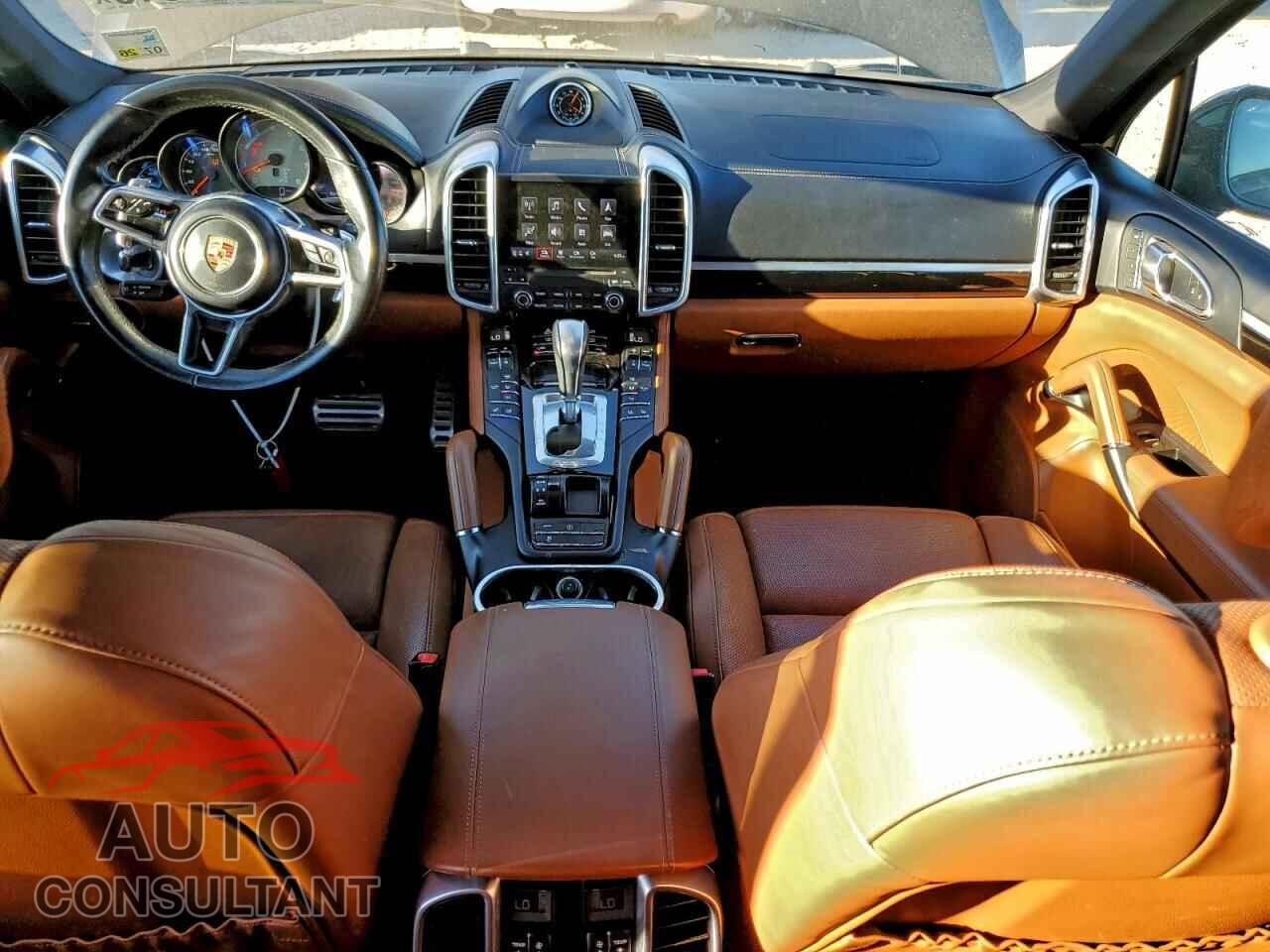 PORSCHE CAYENNE 2017 - WP1AB2A29HLA50527