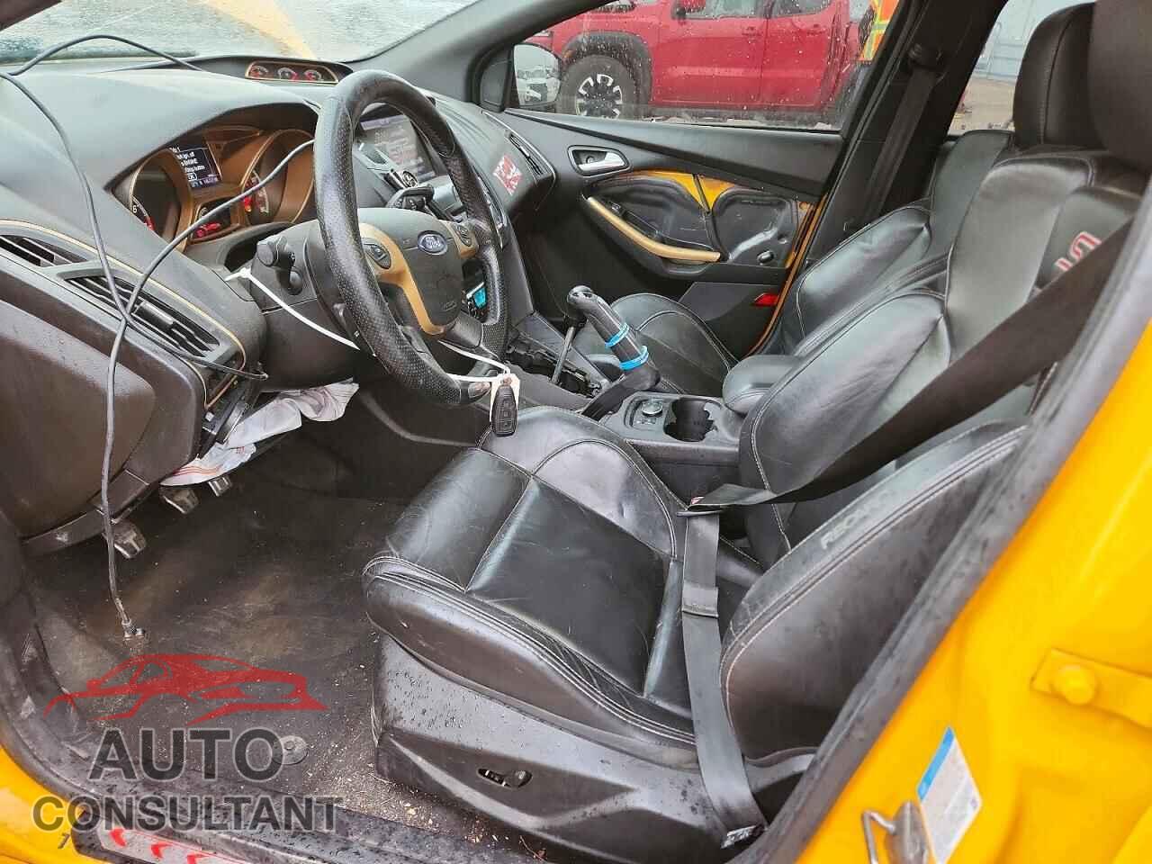 FORD FOCUS 2013 - 1FADP3L93DL201975