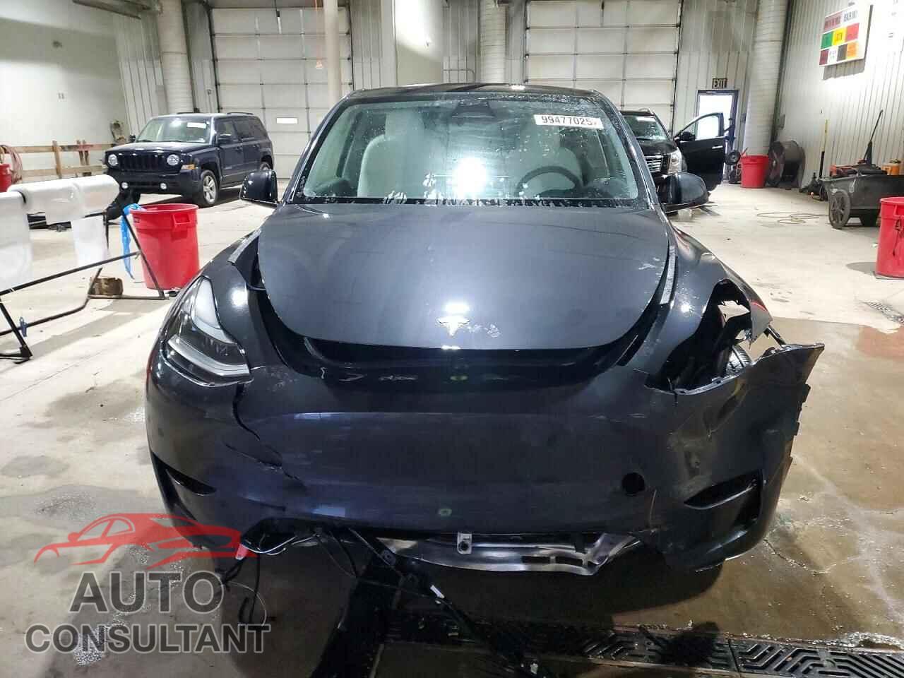 TESLA MODEL Y 2024 - 7SAYGAEE3RF038008