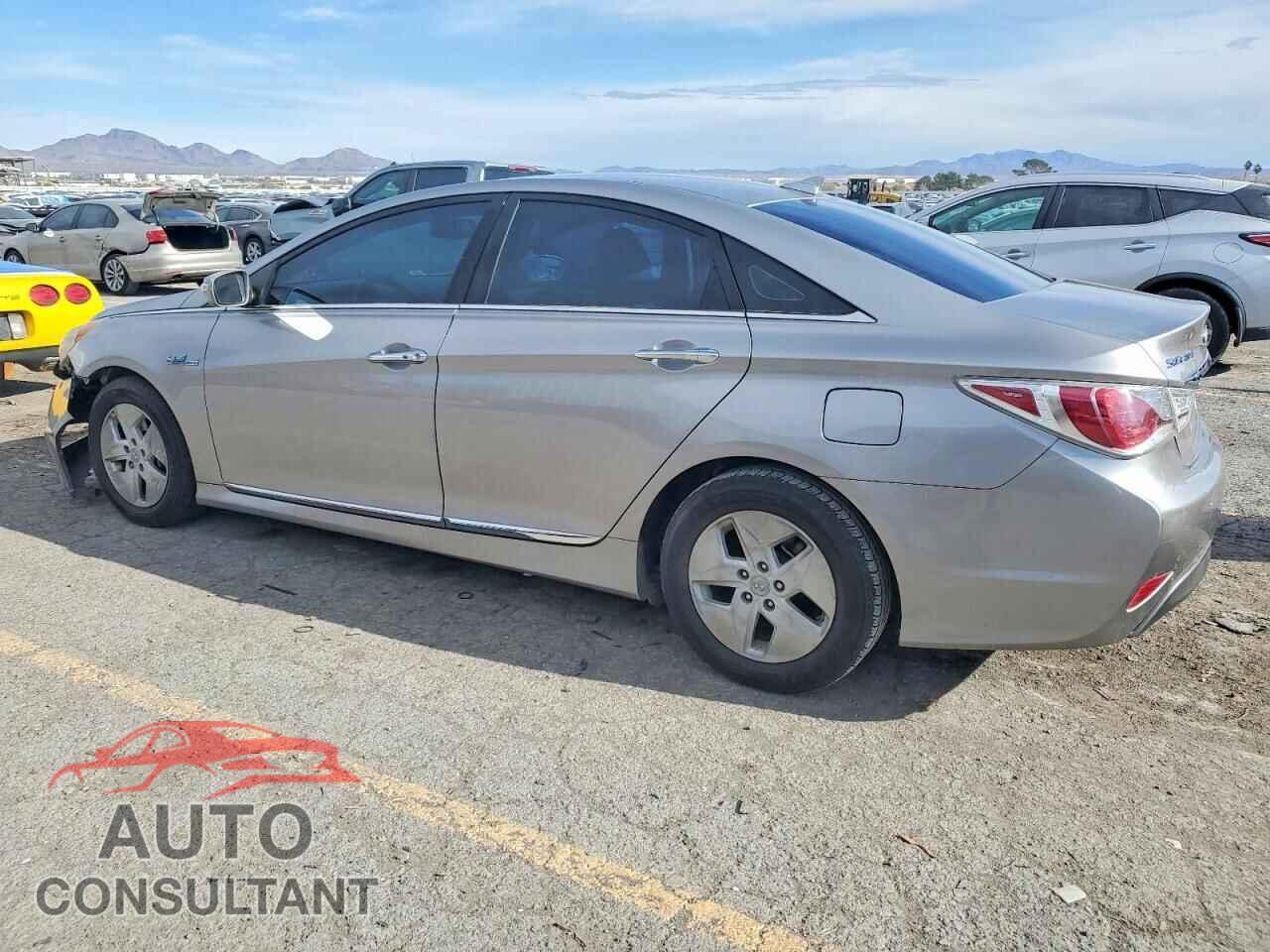 HYUNDAI SONATA 2012 - KMHEC4A42CA042248