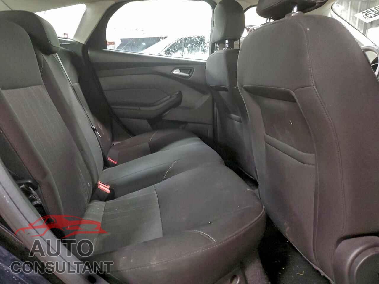 FORD FOCUS 2017 - 1FADP3K22HL224352
