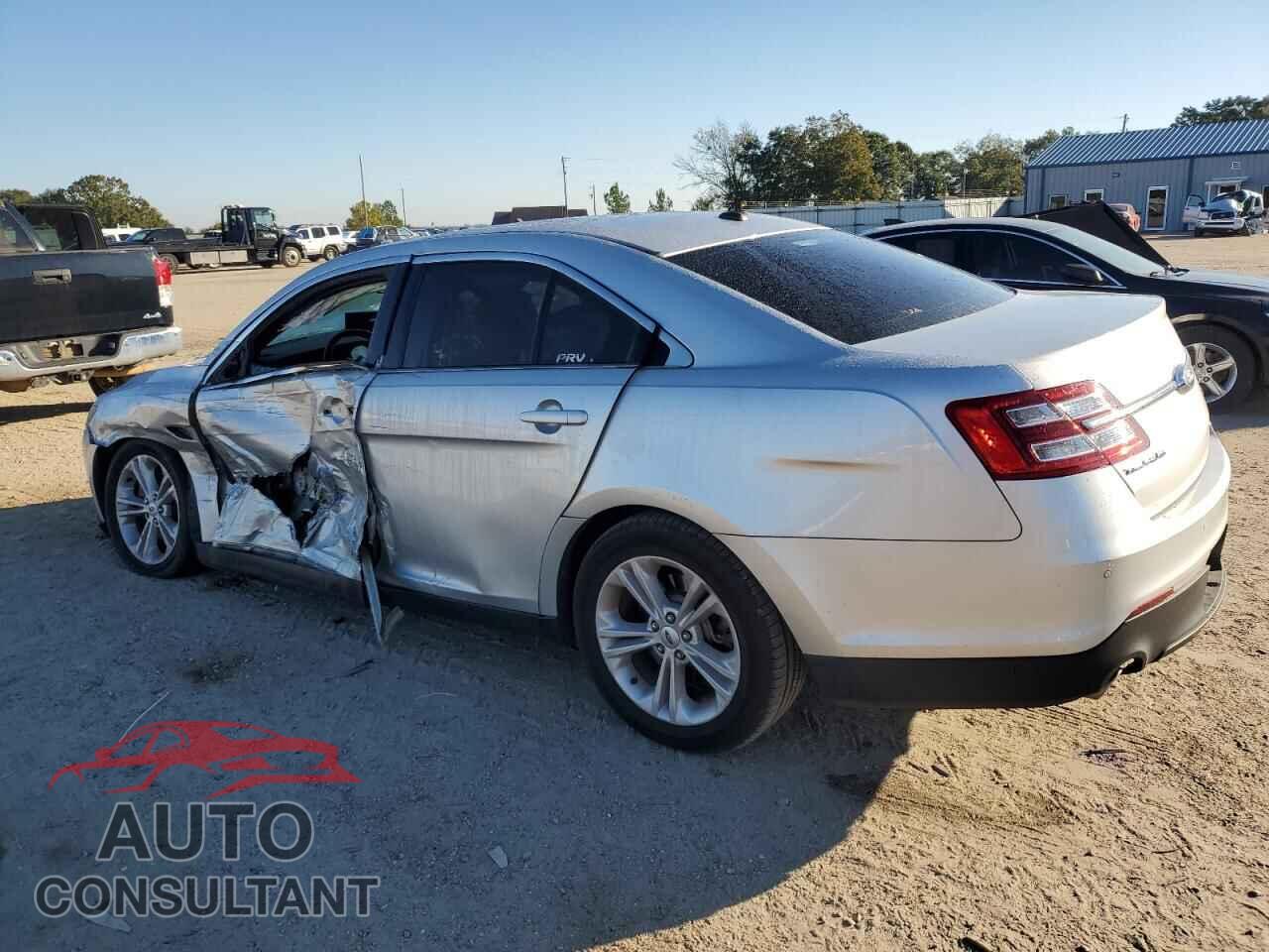 FORD TAURUS 2018 - 1FAHP2E81JG112264