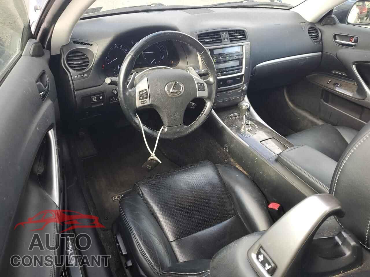 LEXUS IS 2011 - JTHFF2C24B2520189
