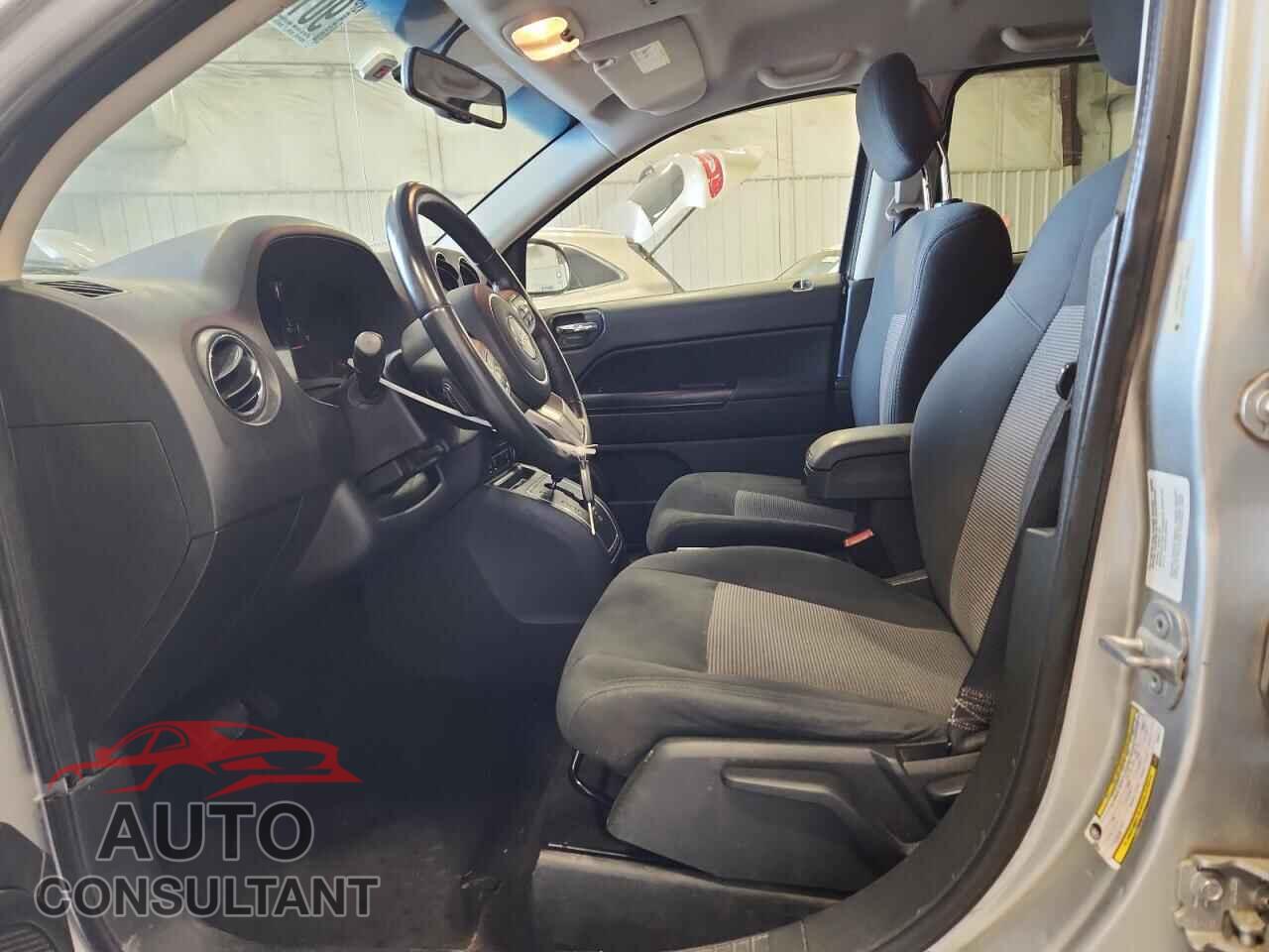 JEEP COMPASS 2011 - 1J4NF1FB9BD281711