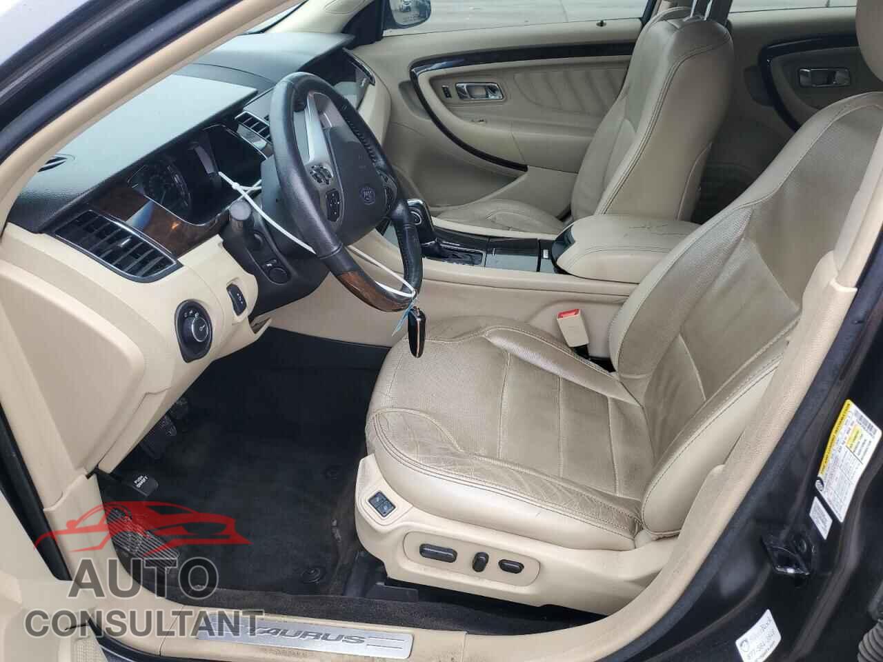 FORD TAURUS 2018 - 1FAHP2F86JG129933