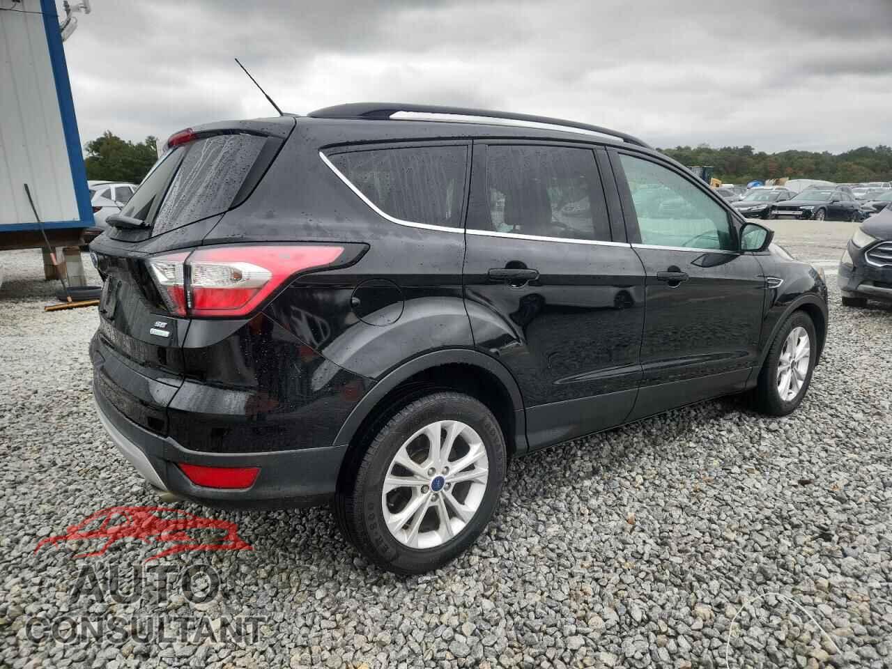 FORD ESCAPE 2017 - 1FMCU0GD5HUC42406