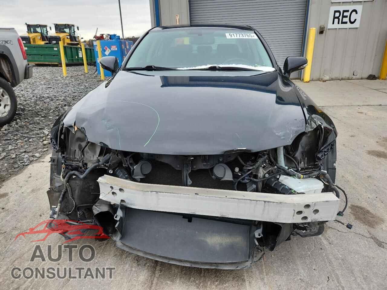 LEXUS IS 2013 - JTHCF5C26D5061043