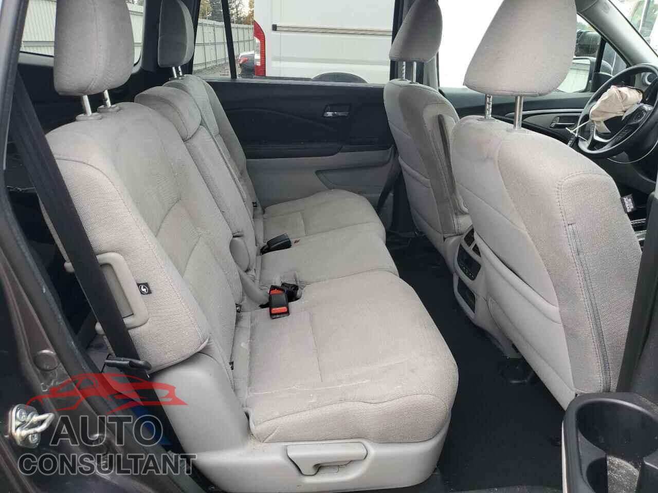 HONDA PILOT 2017 - 5FNYF6H35HB036184