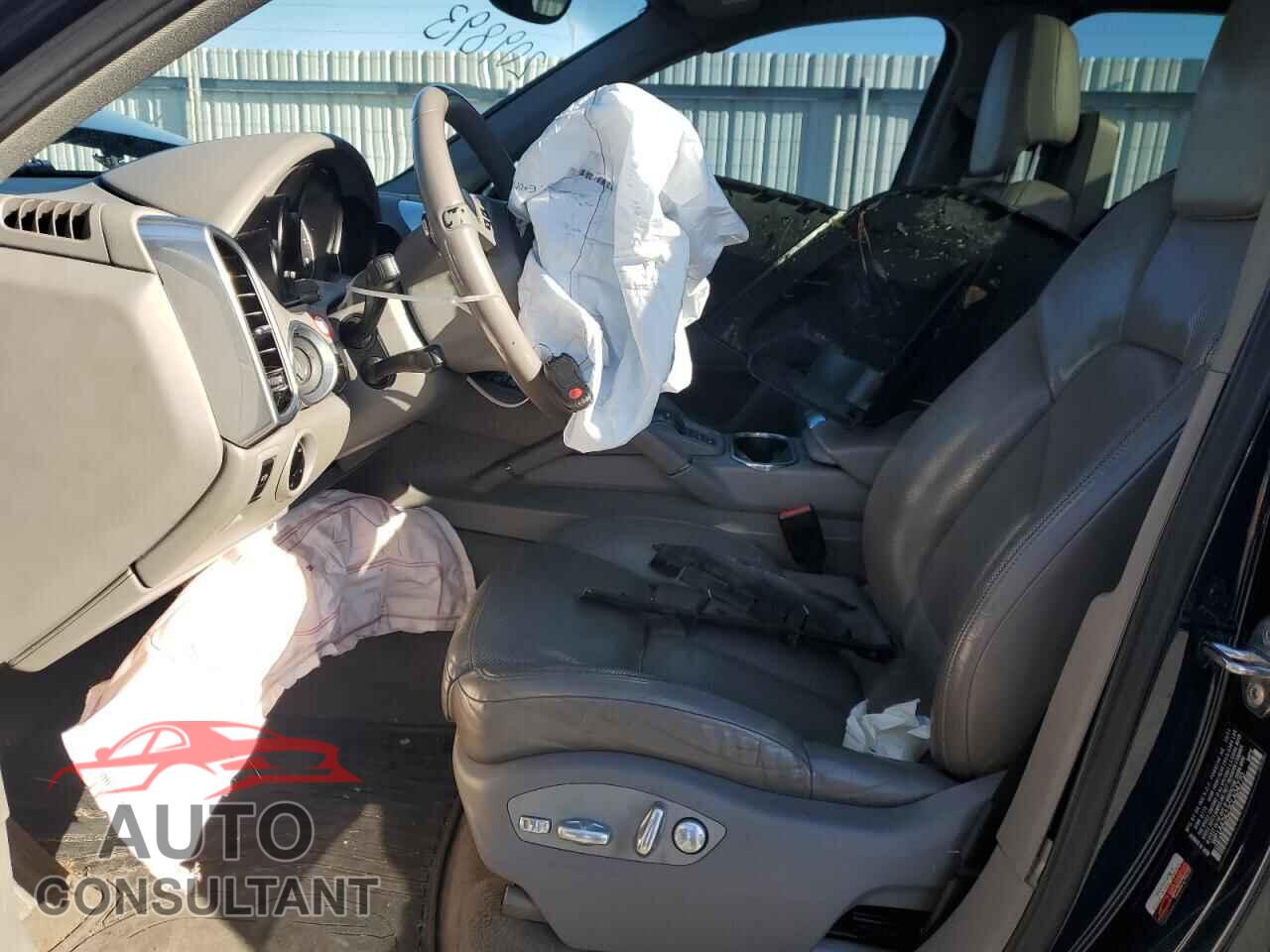 PORSCHE CAYENNE 2012 - WP1AA2A23CLA04770
