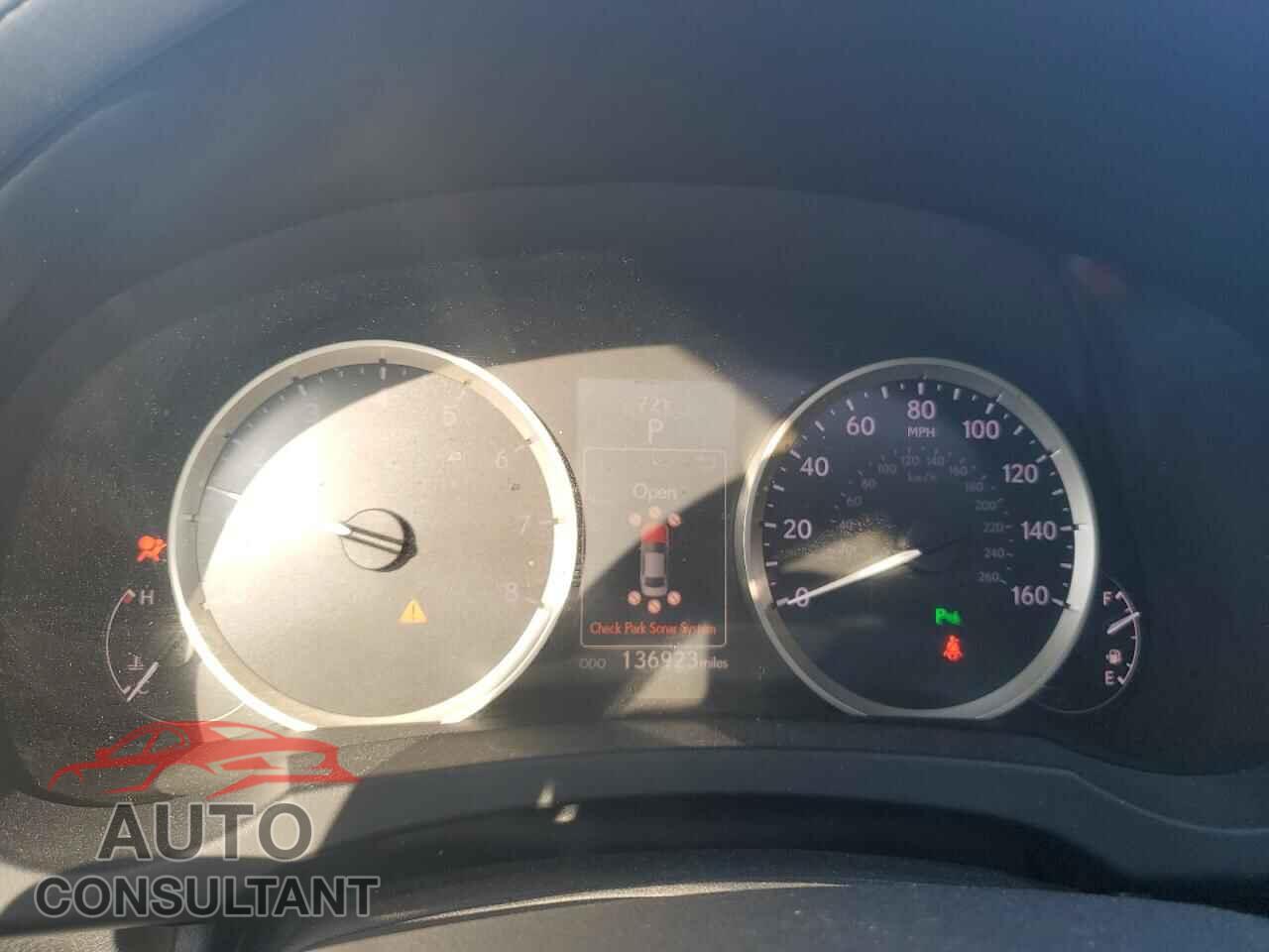 LEXUS IS 2014 - JTHBE1D27E5003546