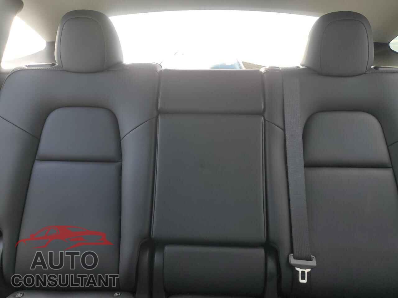 TESLA MODEL Y 2023 - 7SAYGDEE2PF742439