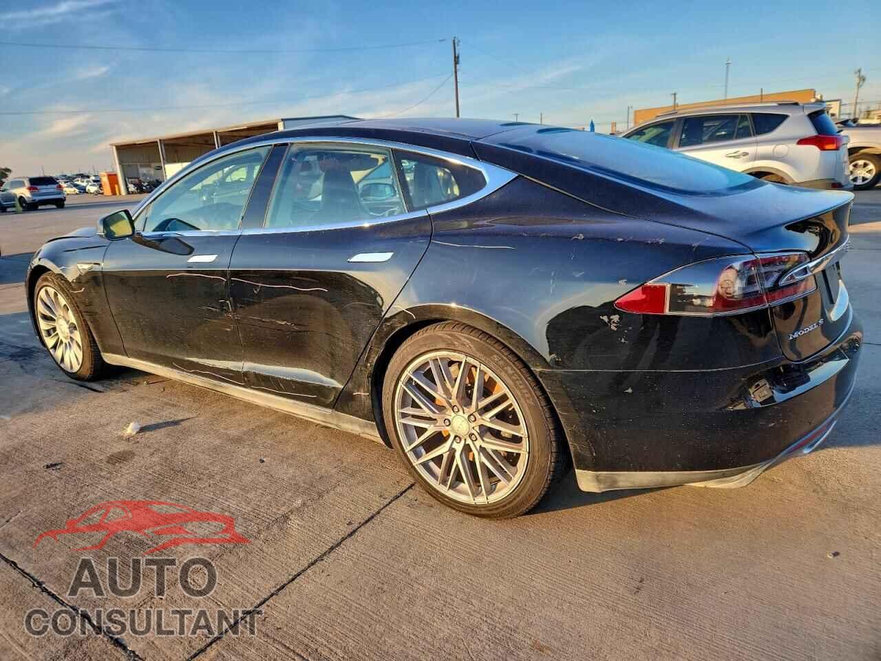 TESLA MODEL S 2013 - 5YJSA1DP8DFP05235