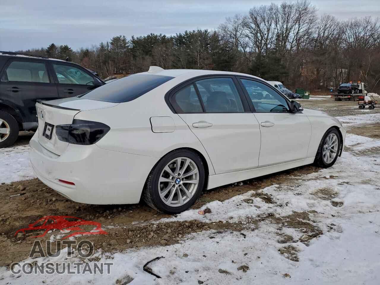 BMW 3 SERIES 2017 - WBA8A3C33HK693067