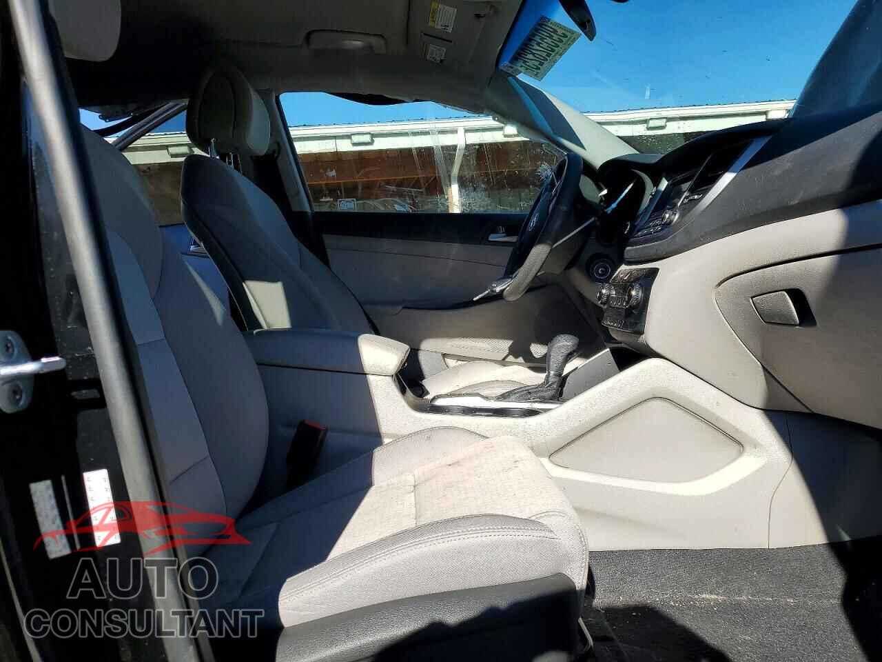 HYUNDAI TUCSON 2017 - KM8J3CA40HU388961