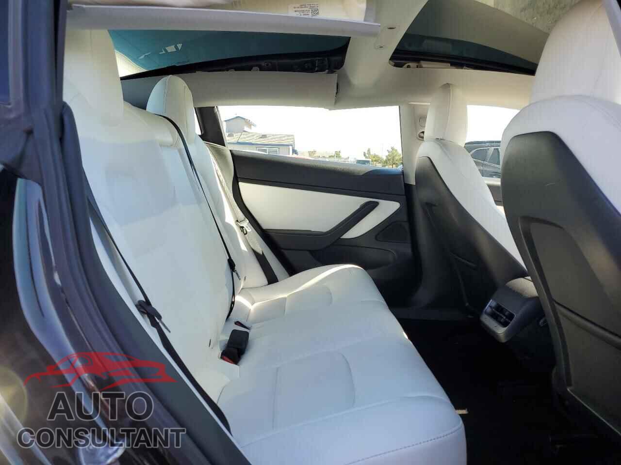 TESLA MODEL 3 2021 - 5YJ3E1EA4MF929301