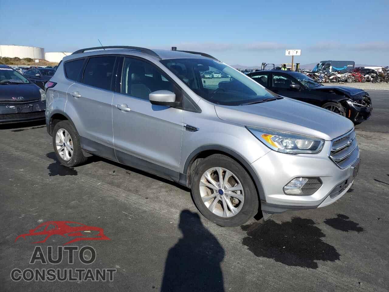 FORD ESCAPE 2017 - 1FMCU0GD2HUC80644