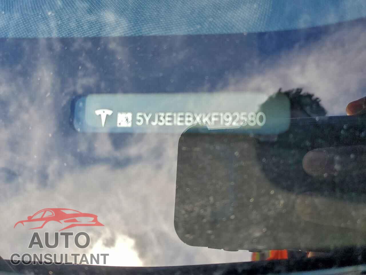 TESLA MODEL 3 2019 - 5YJ3E1EBXKF192580