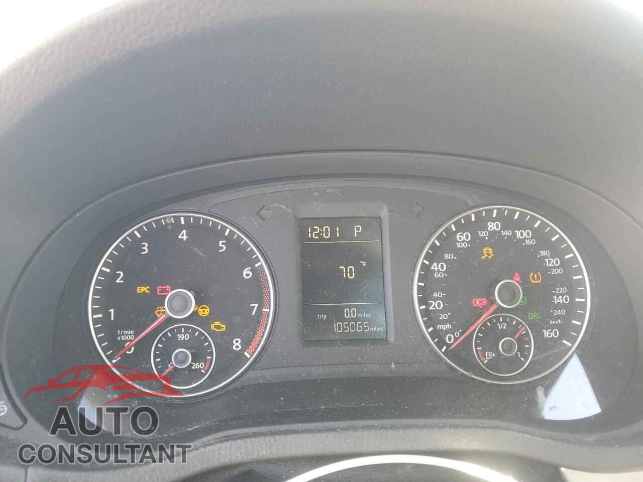 VOLKSWAGEN PASSAT 2015 - 1VWAT7A36FC018231