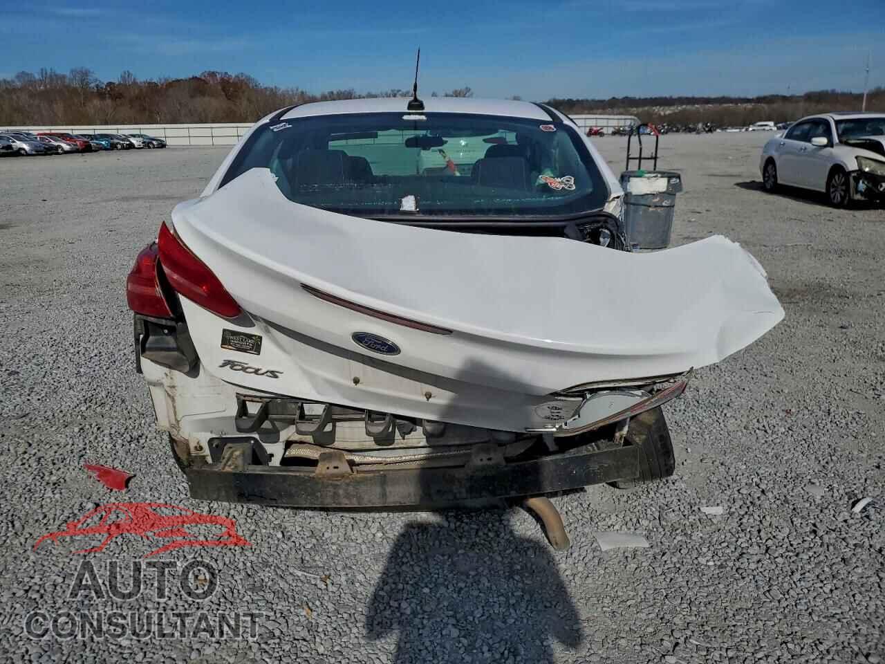 FORD FOCUS 2015 - 1FADP3F20FL204155