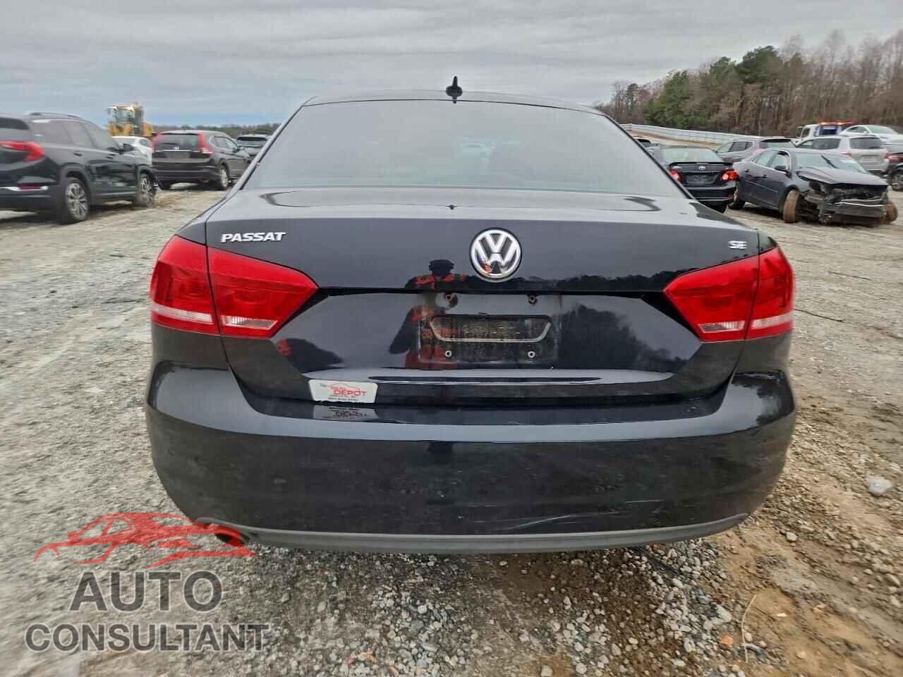 VOLKSWAGEN PASSAT 2013 - 1VWBP7A38DC080509